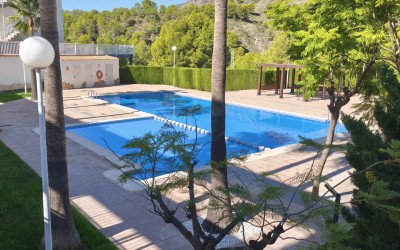 Beautiful, fully refurbished apartment with spacious terraces.